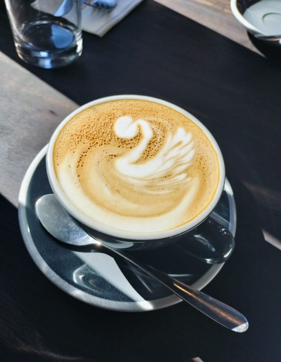 パースのカフェで提供されるアイスコーヒー